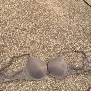 Women’s bra 34b never worn